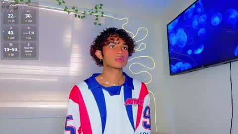 Snapshot of aiiron_m chatting on 02-03-26, 07:30 Aaron Winter online show from 02-03-26, 07:30