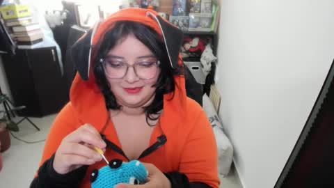 Catalina online show from 10-08-25, 02:14