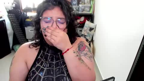 Catalina online show from 10-17-25, 01:57