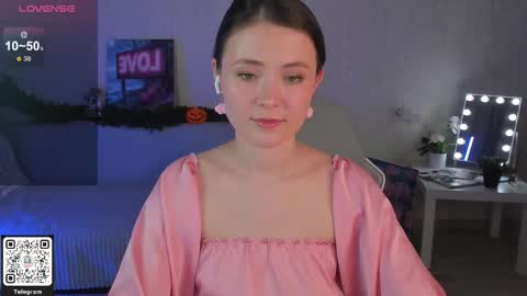 Snapshot of aiklynne chatting on 11-28-25, 01:47 Lynn online show from 11-28-25, 01:47