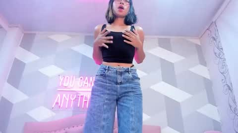 AikoLee online show from 12-20-24, 11:37