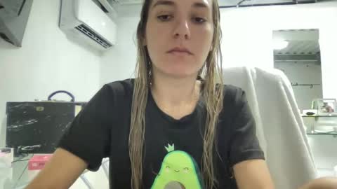 Aile online show from 12-14-24, 04:23