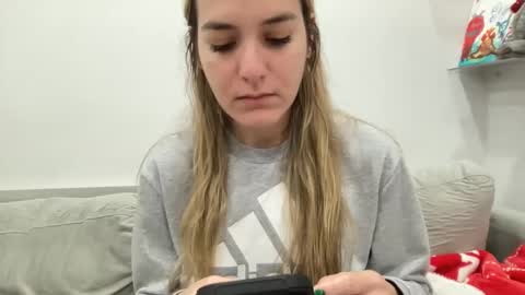 Aile online show from 01-26-25, 01:52