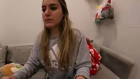 Aile online show from 01-26-25, 05:02