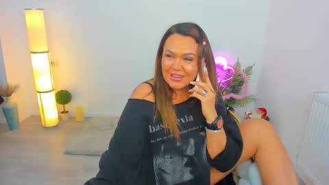 Aileen online show from 11-30-25, 05:06