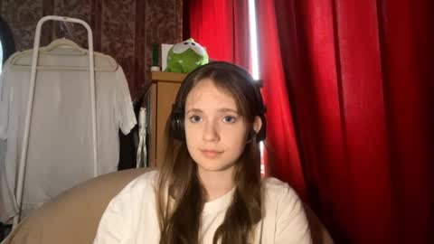 Kira online show from 10-03-25, 10:12