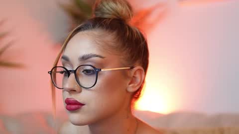 Snapshot of aileenaxa chatting on 10-14-25, 07:36 Aileen online show from 10-14-25, 07:36