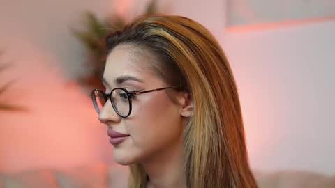 Snapshot of aileenaxa chatting on 10-21-25, 06:41 Aileen online show from 10-21-25, 06:41