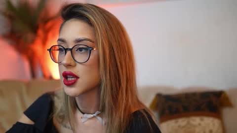  Aileen  online show from 11-26-25, 08:32