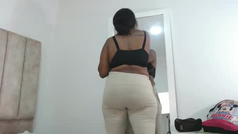Snapshot of ailyndelosrios01 chatting on 09-29-25, 01:49 ailyndelosrios01 online show from 09-29-25, 01:49
