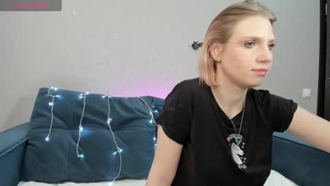 Snapshot of aina_faina chatting on 12-28-24, 07:33 Aina online show from 12-28-24, 07:33