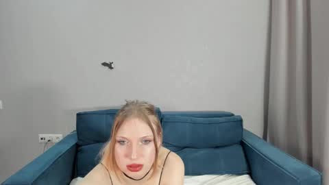 Snapshot of aina_faina chatting on 01-29-25, 02:00 Aina online show from 01-29-25, 02:00