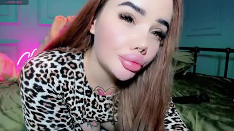 Aira online show from 12-25-24, 04:00