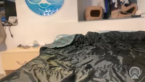 Snapshot of aircum99_ chatting on 11-13-25, 04:39 aircum99_ online show from 11-13-25, 04:39