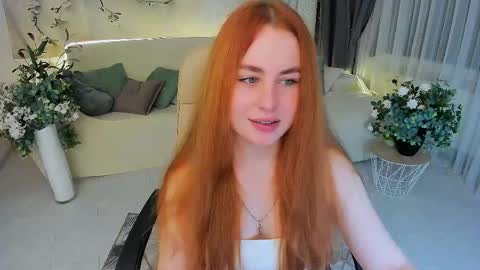 Snapshot of airysilhouette chatting on 11-07-25, 01:16 Louise online show from 11-07-25, 01:16