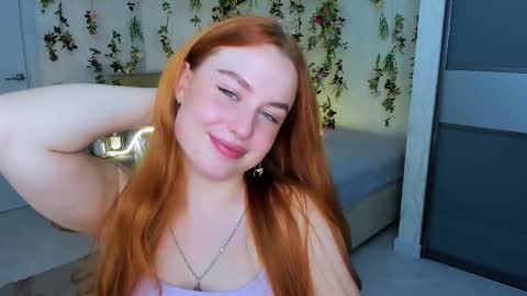 Snapshot of airysilhouette chatting on 11-13-25, 01:26 Louise online show from 11-13-25, 01:26