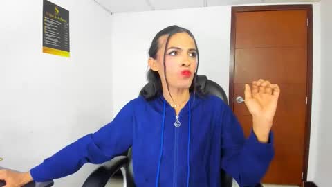 Aisha online show from 12-21-25, 05:20