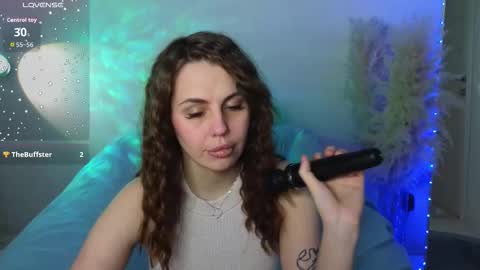 Aisha online show from 10-22-25, 03:23