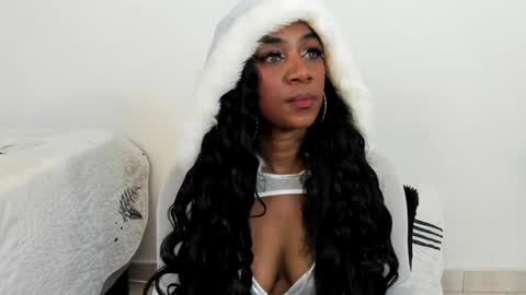 Aisha online show from 12-23-24, 11:28