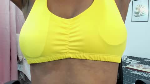 Aisha online show from 02-25-25, 12:34
