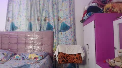 Aisha online show from 12-18-25, 07:31