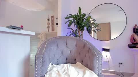 Snapshot of aishapeyton_ chatting on 02-09-26, 05:17 Aisha online show from 02-09-26, 05:17