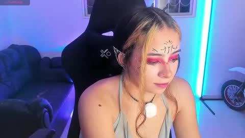 aishelyng20 online show from 10-07-25, 10:29