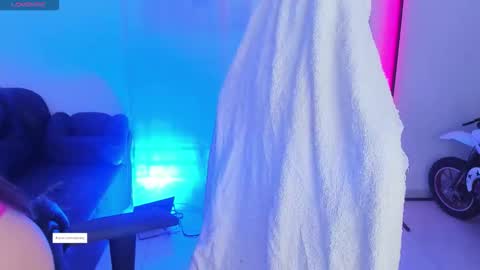 aishelyng20 online show from 11-23-25, 05:24