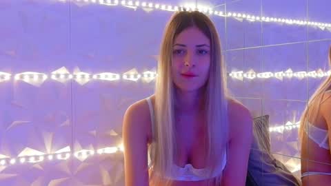 Aisha online show from 10-16-25, 05:08