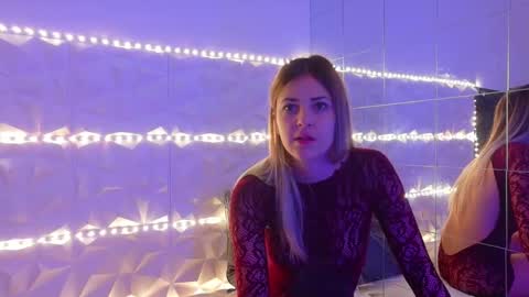 Aisha online show from 10-23-25, 05:07