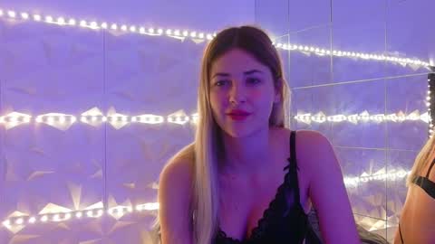 Aisha online show from 10-30-25, 06:15