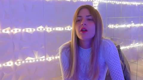 Aisha online show from 11-13-25, 06:01