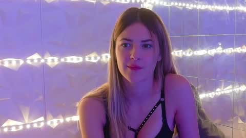 Aisha online show from 11-14-25, 06:12