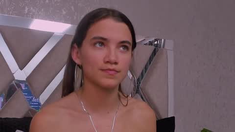 Snapshot of aitana_baker_ chatting on 01-18-25, 03:59 little aitana online show from 01-18-25, 03:59