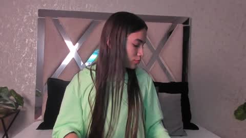 Snapshot of aitana_baker_ chatting on 02-08-25, 12:28 little aitana online show from 02-08-25, 12:28