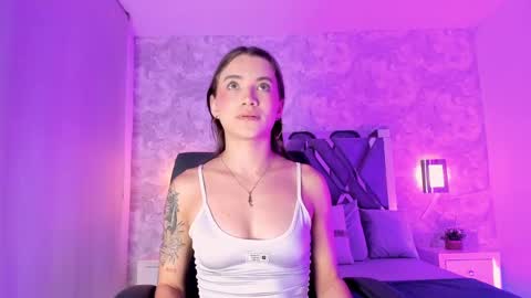 Snapshot of aitana_baker_ chatting on 10-09-25, 03:59 little aitana online show from 10-09-25, 03:59