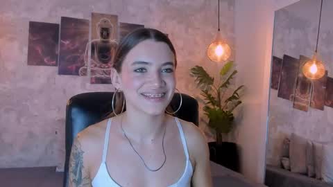 little aitana  online show from 12-16-25, 07:08