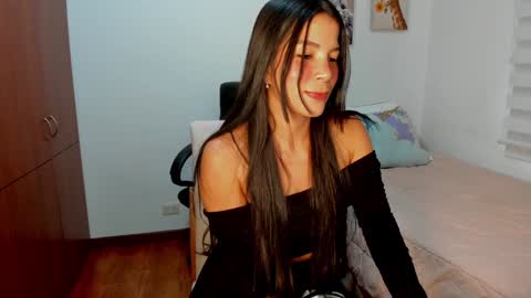Snapshot of aitanaa1_ chatting on 01-31-25, 10:10 Aitana online show from 01-31-25, 10:10