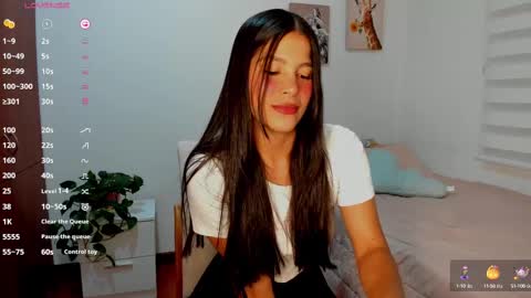 Snapshot of aitanaa1_ chatting on 03-11-25, 12:33 Aitana online show from 03-11-25, 12:33