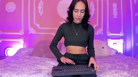 Aitana online show from 10-20-25, 12:27