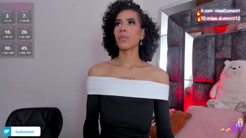 Snapshot of aivadumont chatting on 01-02-25, 10:55 Queen Dumont online show from 01-02-25, 10:55