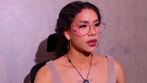 Snapshot of aivadumont chatting on 02-08-26, 07:17 Queen Dumont online show from 02-08-26, 07:17