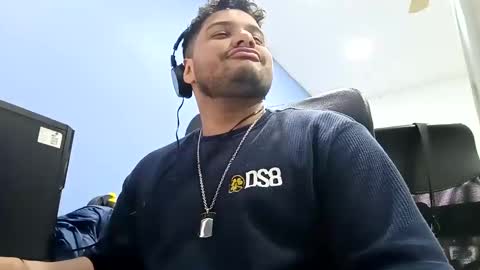 Snapshot of aj_cooper90_ chatting on 01-22-25, 04:44 Esteban online show from 01-22-25, 04:44