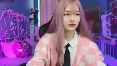 Akemi online show from 02-22-25, 10:18