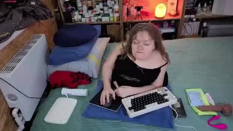 Natalie online show from 11-24-25, 05:51