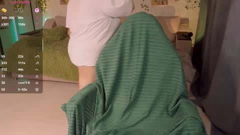 Aki online show from 10-24-25, 01:29