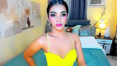 Snapshot of akira_heleana_nastyxx chatting on 10-27-25, 12:15 AYESHA CUTE NOT INTO CHEAP online show from 10-27-25, 12:15