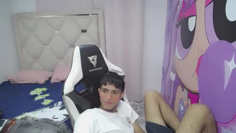 Snapshot of akyra_latin chatting on 01-19-26, 03:27 Akyra latin online show from 01-19-26, 03:27