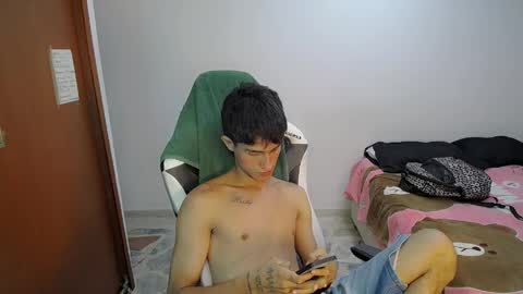 Snapshot of akyra_latin chatting on 04-01-26, 04:02 Akyra latin online show from 04-01-26, 04:02