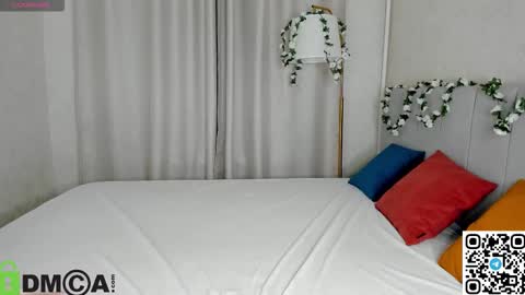 Snapshot of al1ice_moures chatting on 02-17-26, 01:35 Al1ice online show from 02-17-26, 01:35